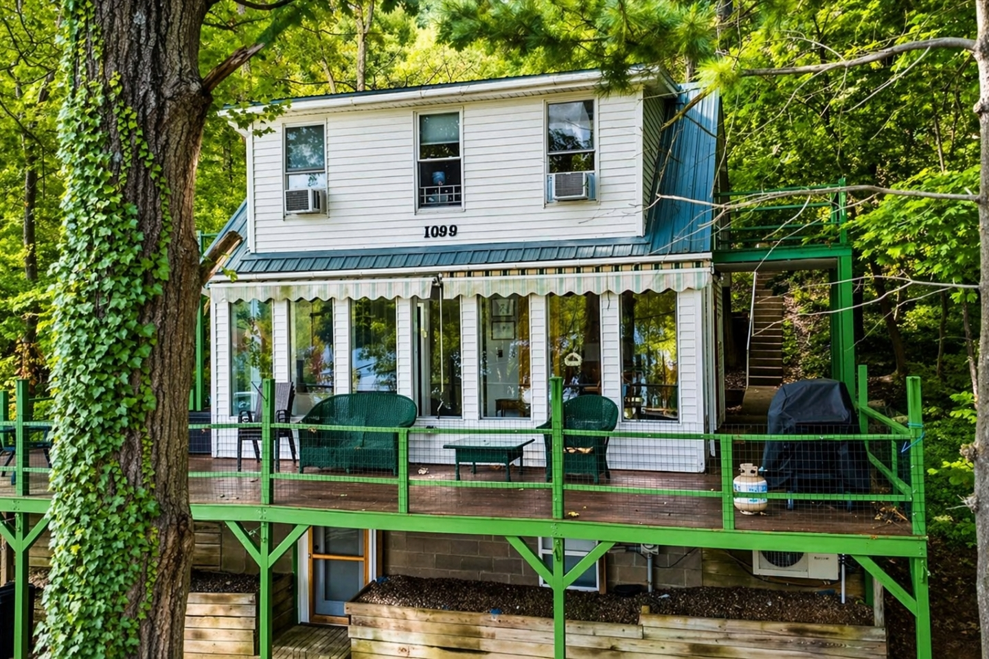 Relax, grill, play a game or cornhole, or do all three at the same time, the balcony has plenty of space