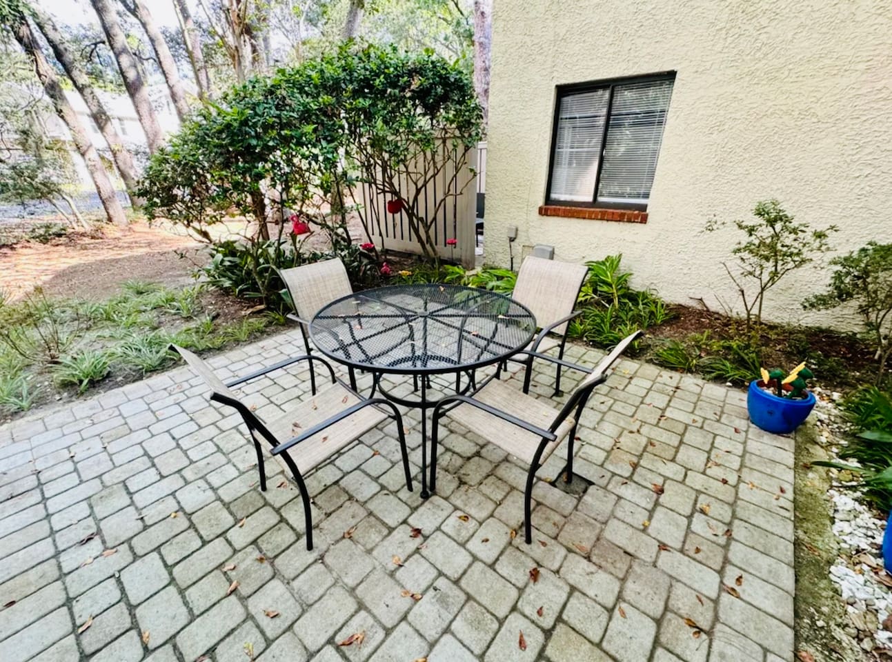 Courtyard patio seating