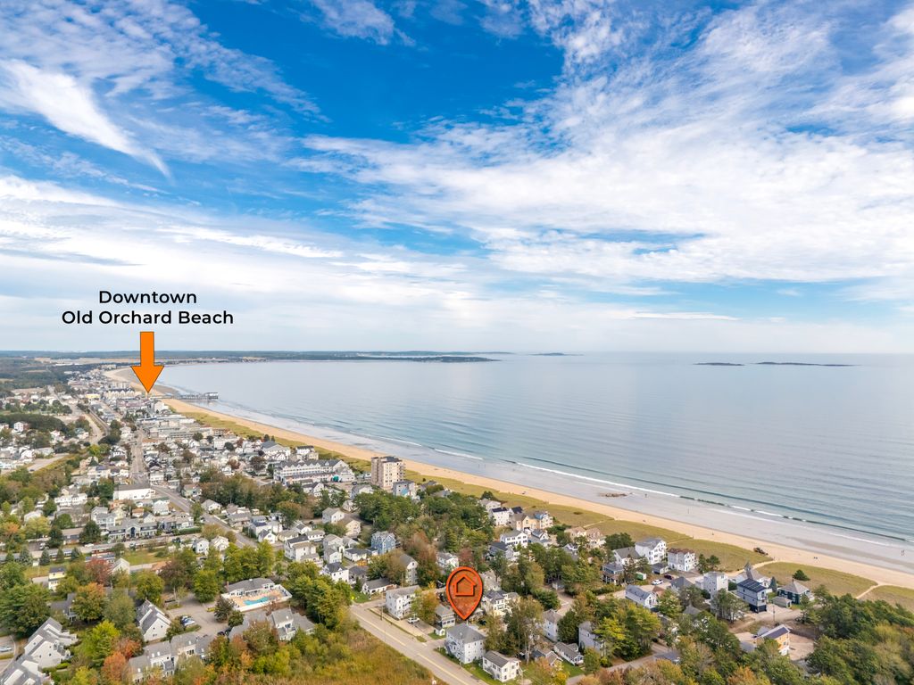 Conveniently located close to downtown and the beach.