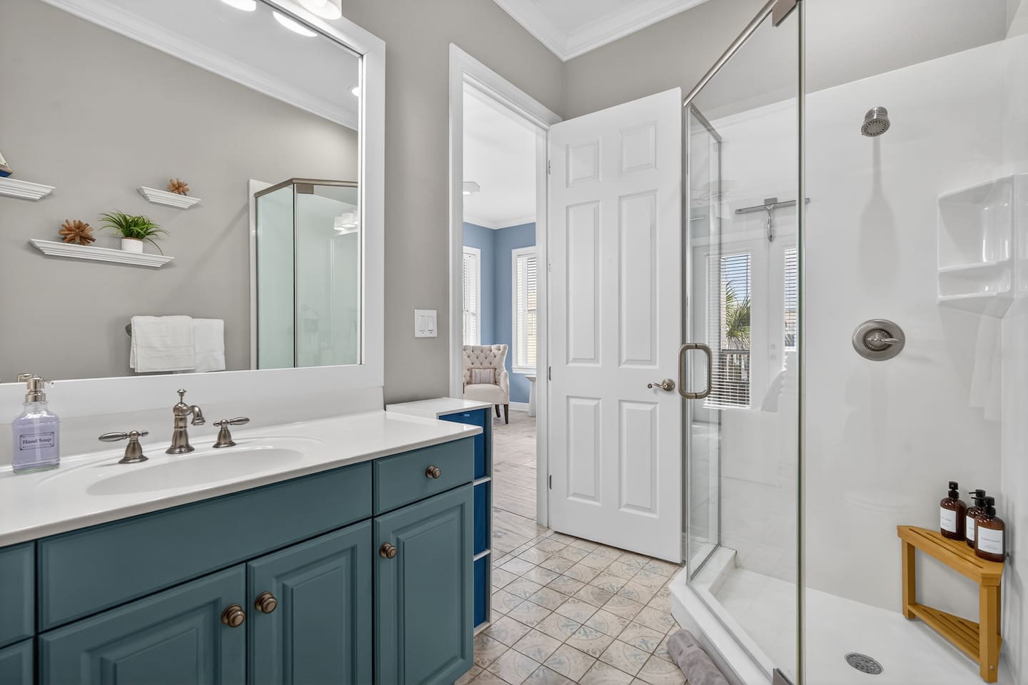 Second floor guest room bath