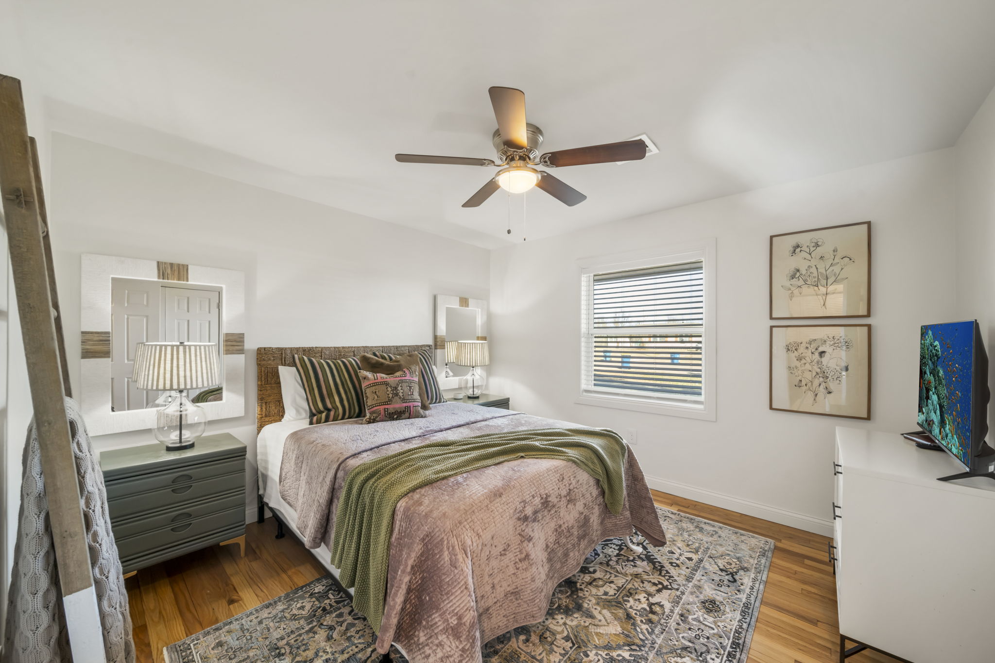 Guestroom 3 with Queen Bed & Twin Bed set up