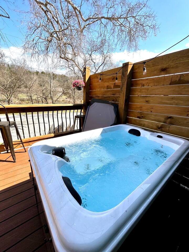 King Hot tub Suite