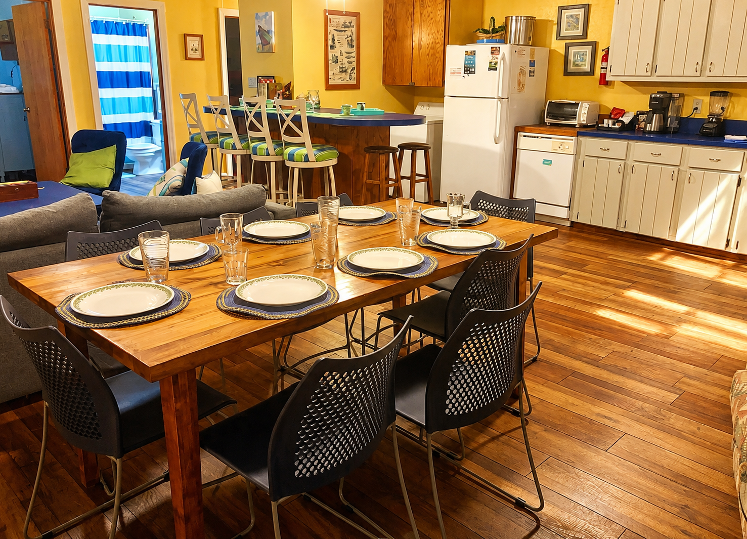 Admiral's Watch OBX — dining area