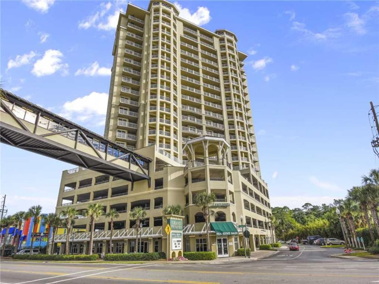 This is tower #2. There is another pool on this side along with spa, fitness center and coffee bar. Easy parking and walkway over Tower 1.  The lobby is located here too,  which is the check in point when you arrive.