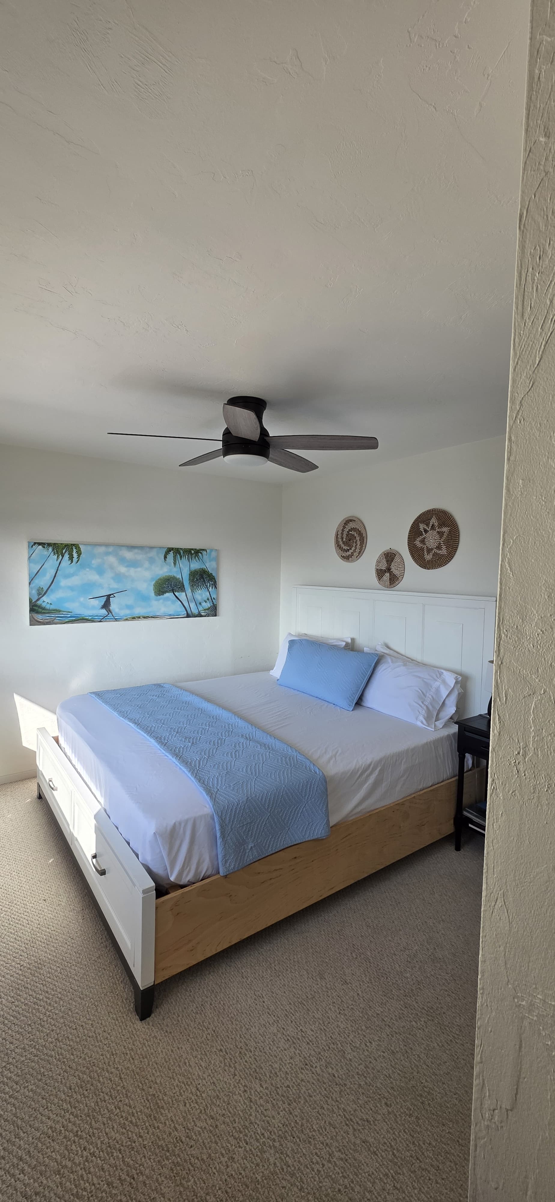 Comfortable King Size Bed for your solo adventure