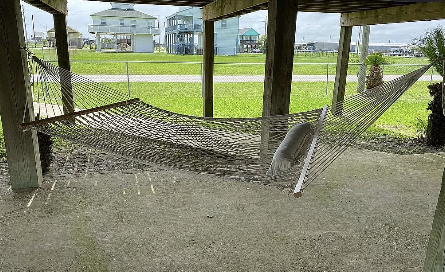 cd5a9238a2734431b1a0a0c2d657f056 | Beachhouse | Texas | TX | Vacation Homes | Galveston | Crystal Beach | Kokomo | Breezy Days | Beachfront Elegance | Sunrise Serenity | Southern Sands Property Management, LLC