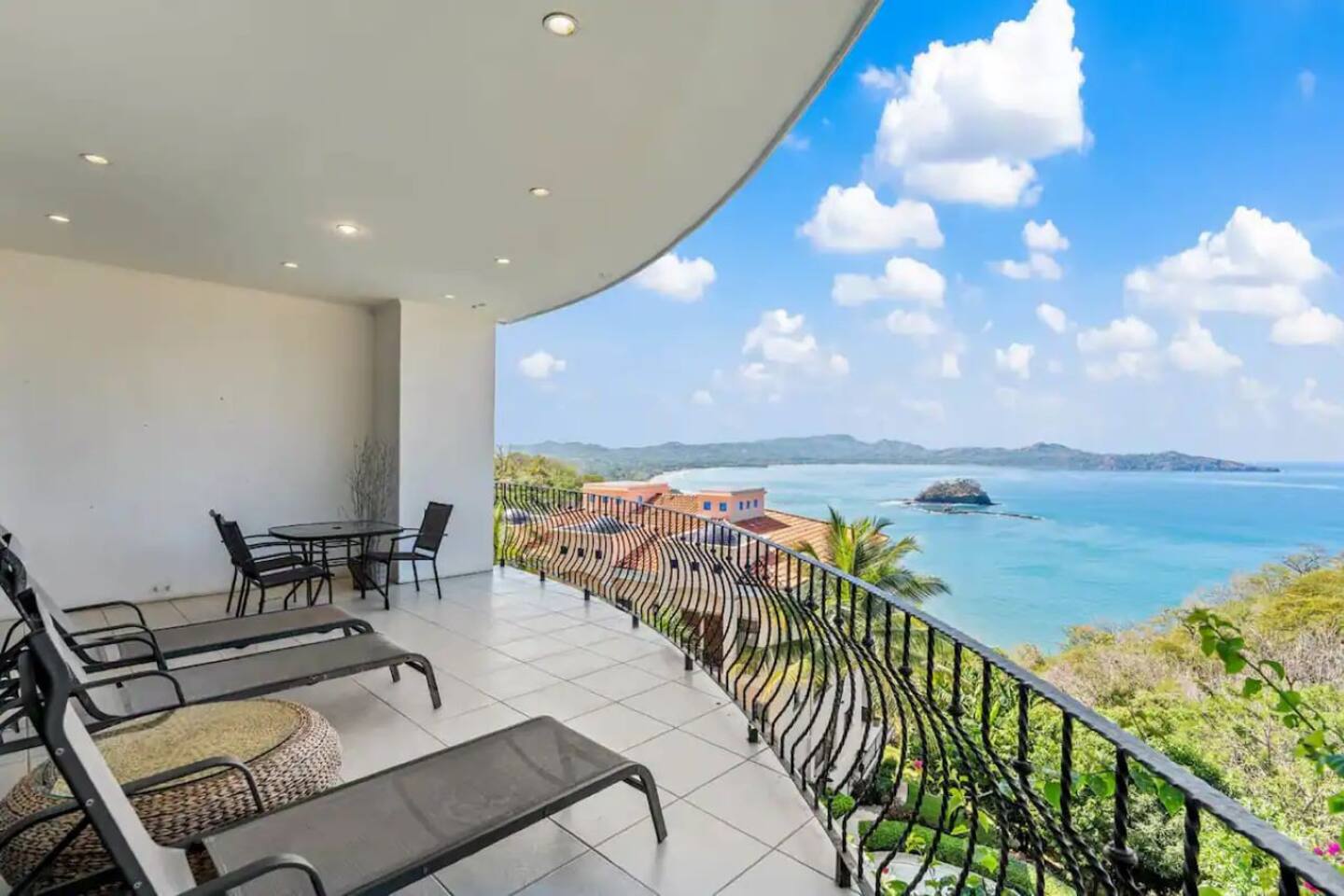 Oceanfront Luxury Condo Flamingo Towers 18 — Cabo Velas — vacation rental