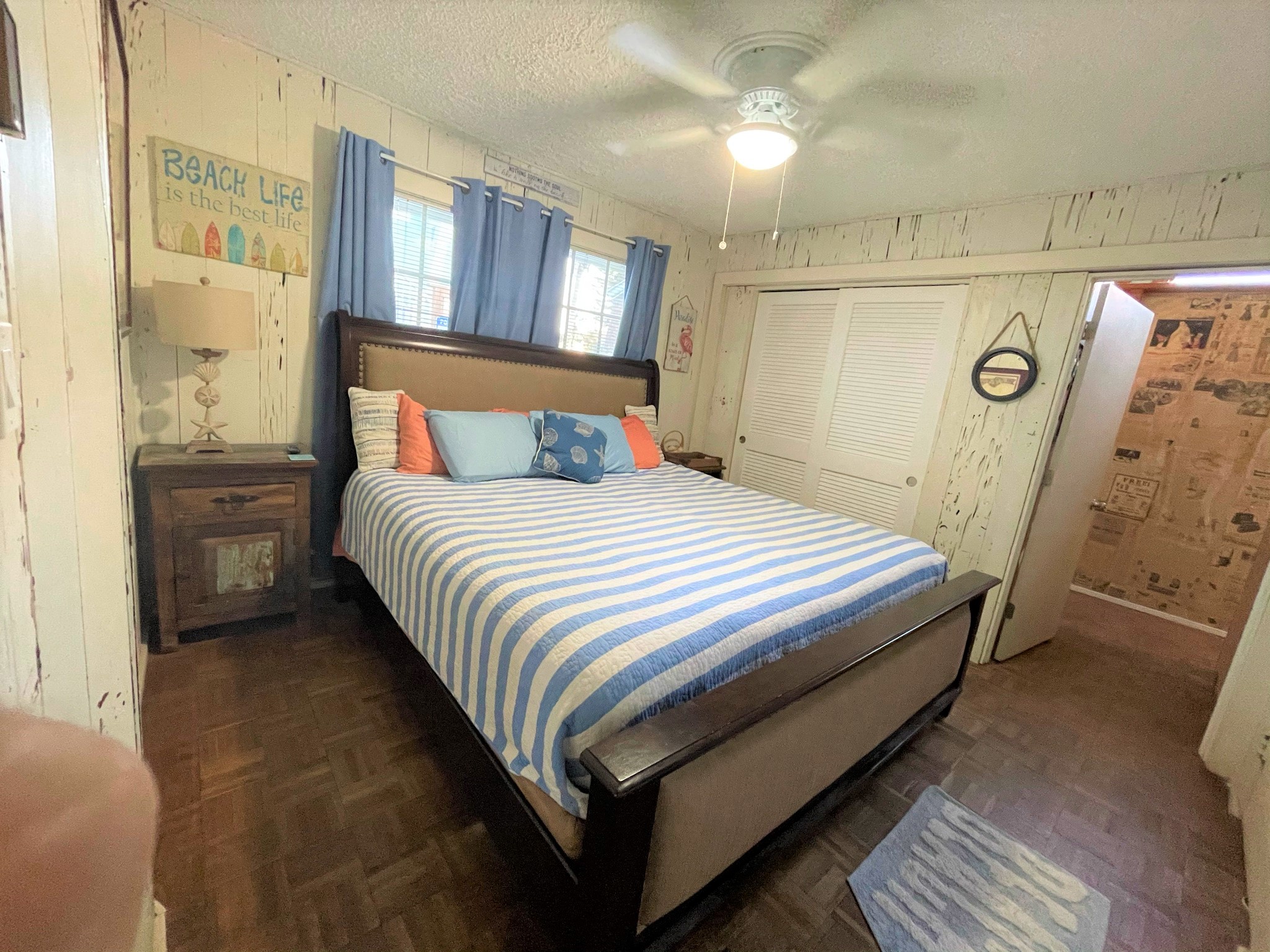 Master Bedroom w/king size bed & shabby chic decor