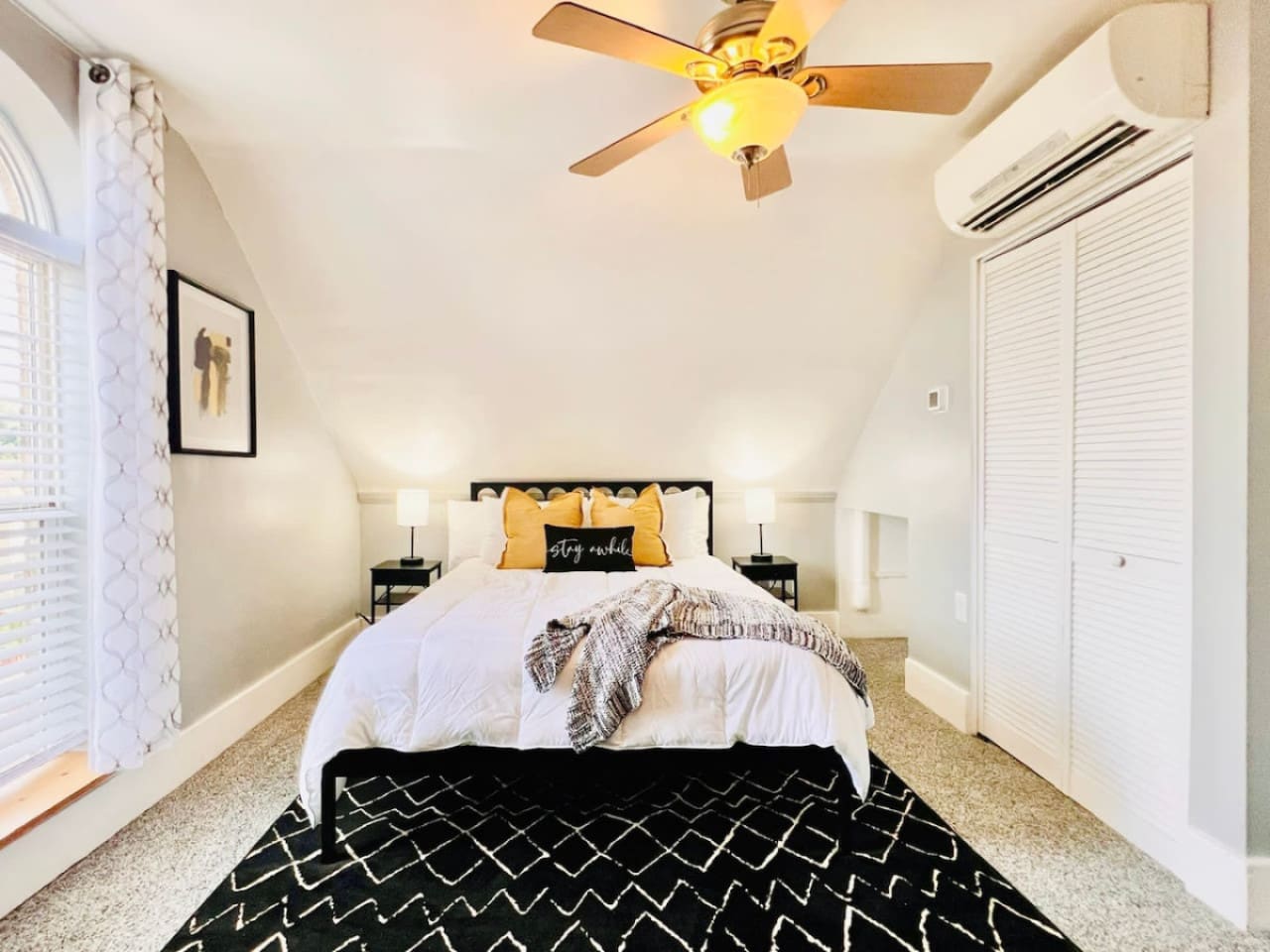 Spacious and modern single bedroom, designed for comfort and a relaxing stay.