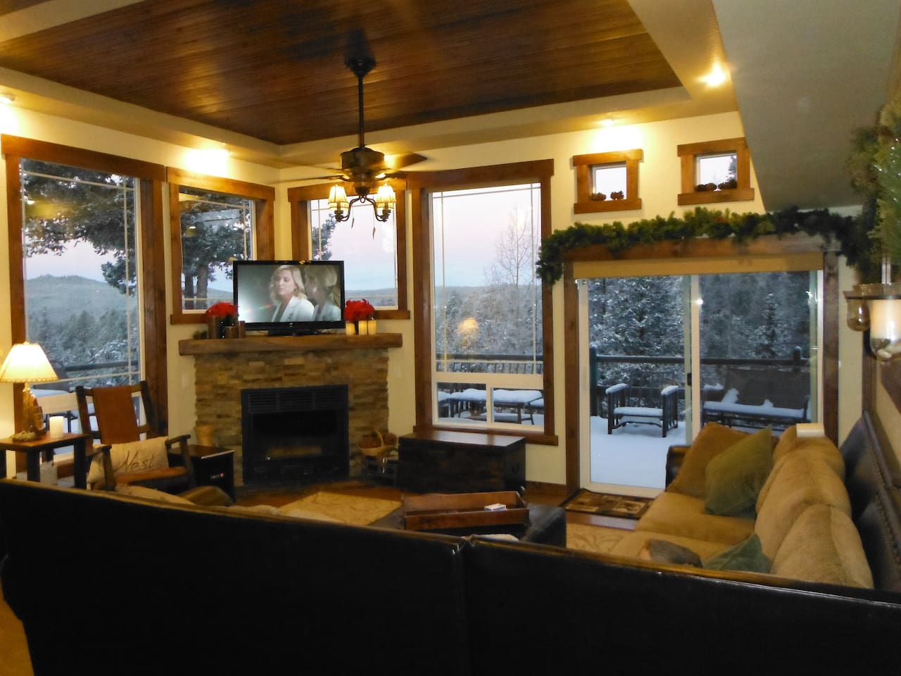 Beautiful views of the mountains of Colorado, with room for all to enjoy!