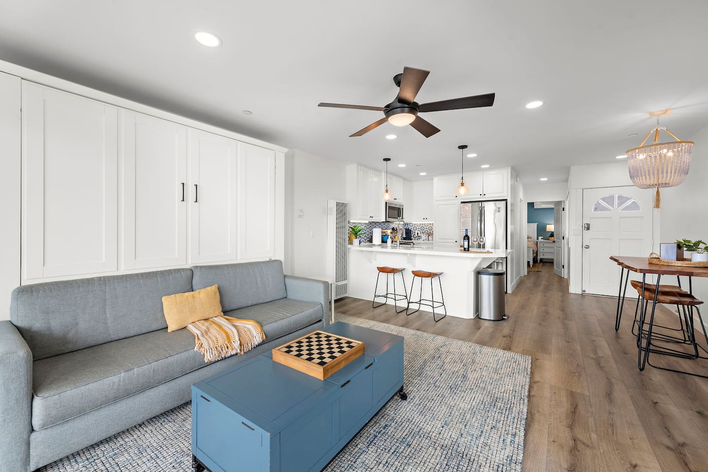 The open floorplan enables you to prepare meals for your friends and family without missing out on conversations and also the view for that matter :)