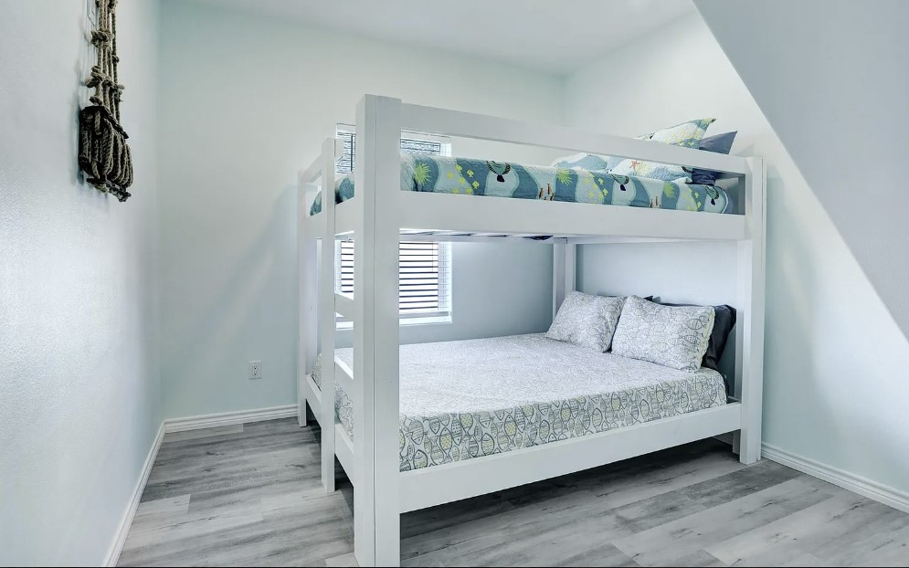 cdfb85f0de934f39930fab1496678477 | Beachhouse | Texas | TX | Vacation Homes | Galveston | Crystal Beach | Kokomo | Breezy Days | Beachfront Elegance | Sunrise Serenity | Southern Sands Property Management, LLC