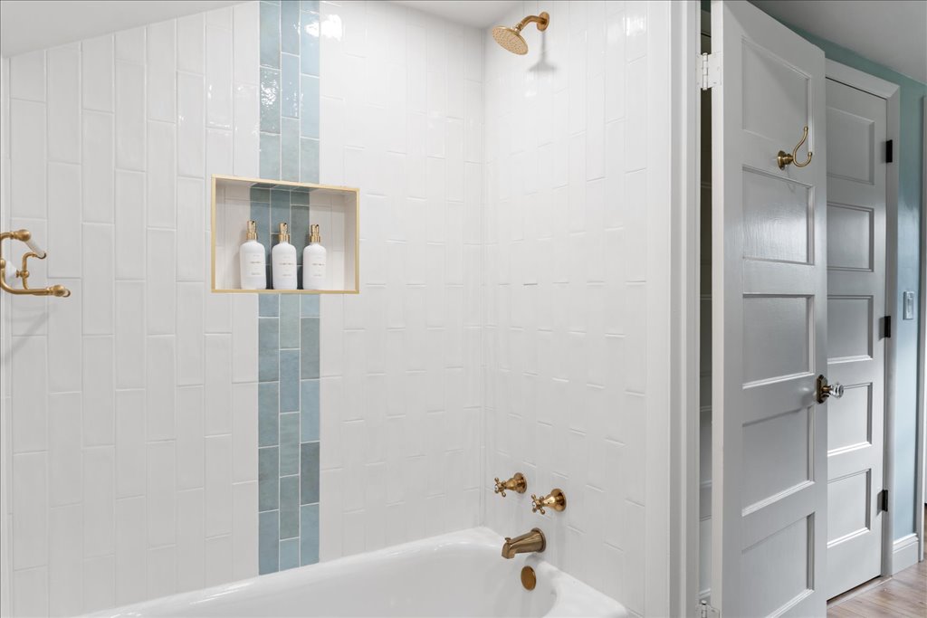 Tub/Shower Combo
