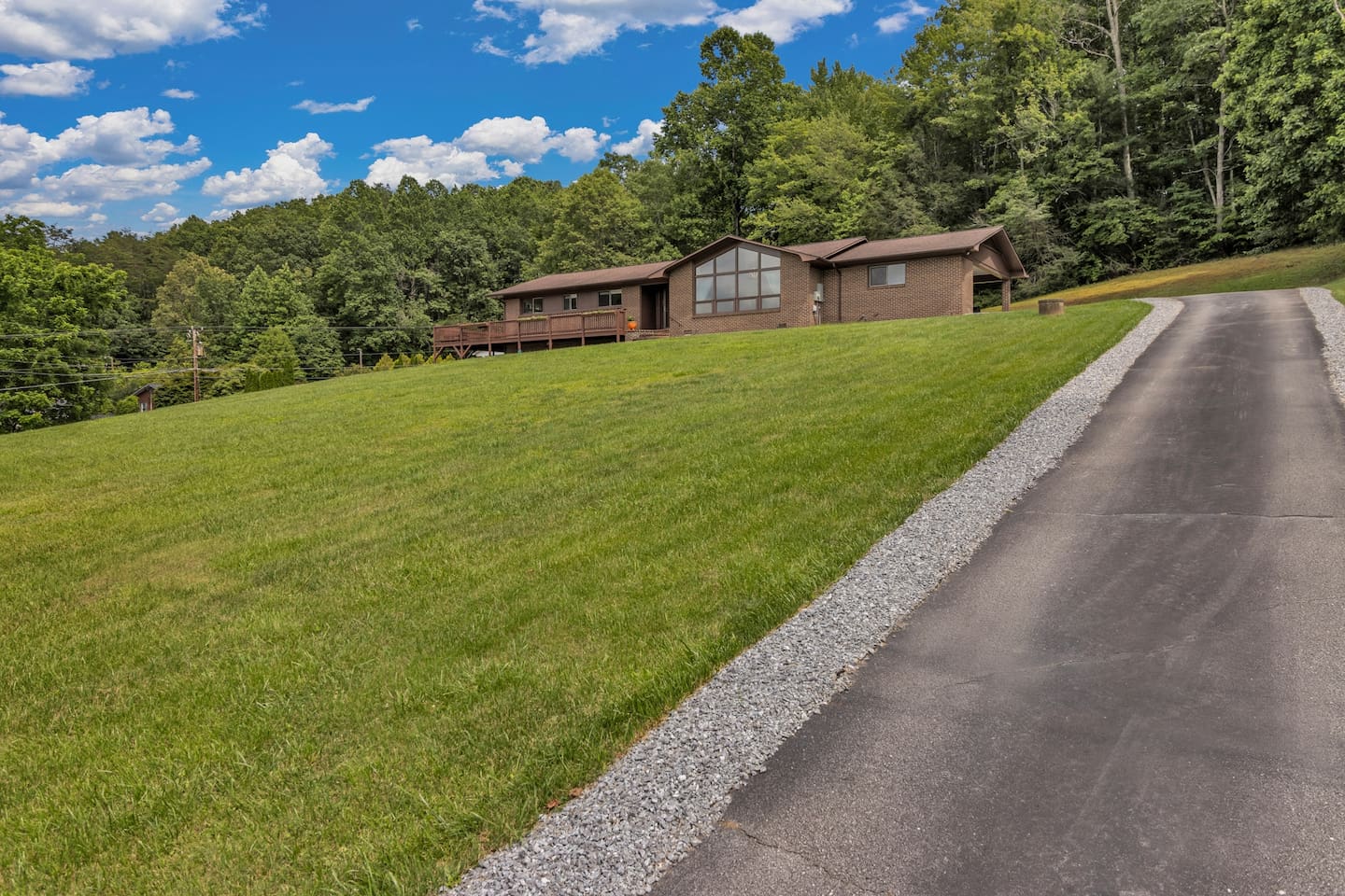 Front Yard - Driveway