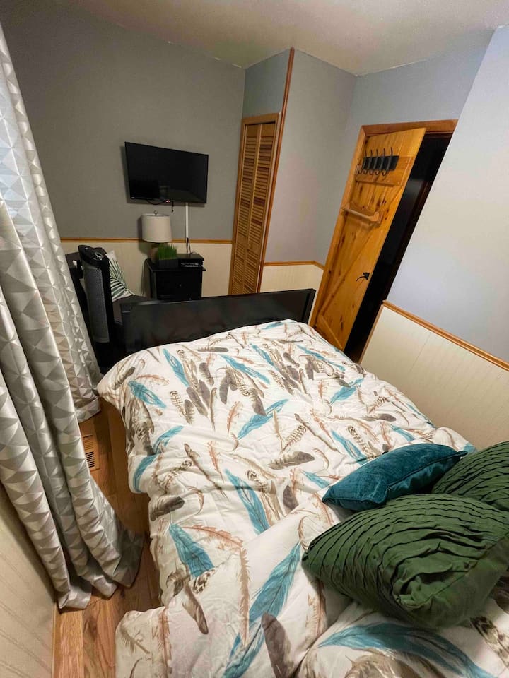 Guest Room 2 - Double Bed