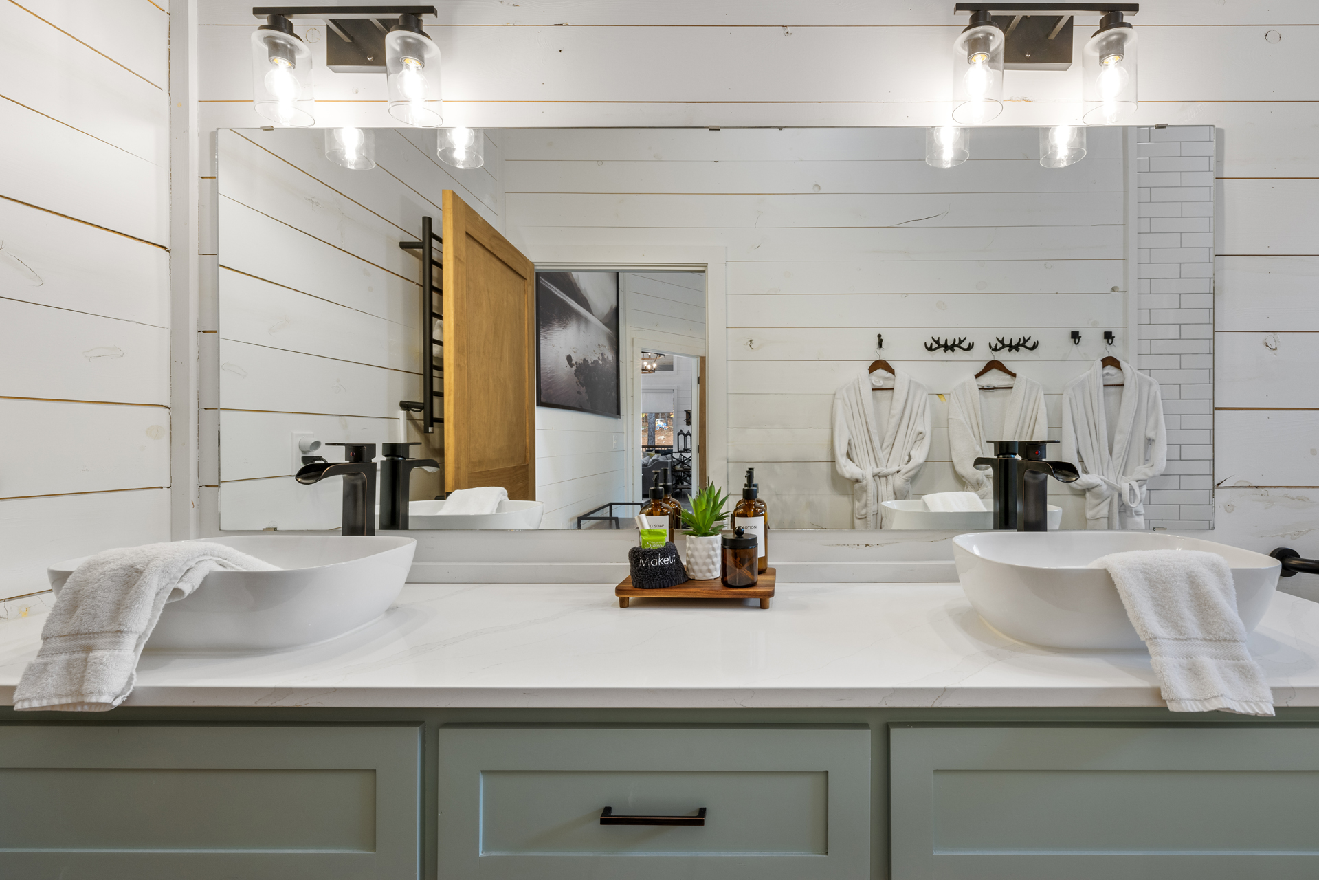 Deer Room bathrooms countertops