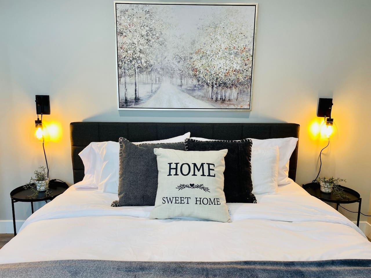 "Unit was nicely furnished with beautiful bedding" - Lucy (September 23)