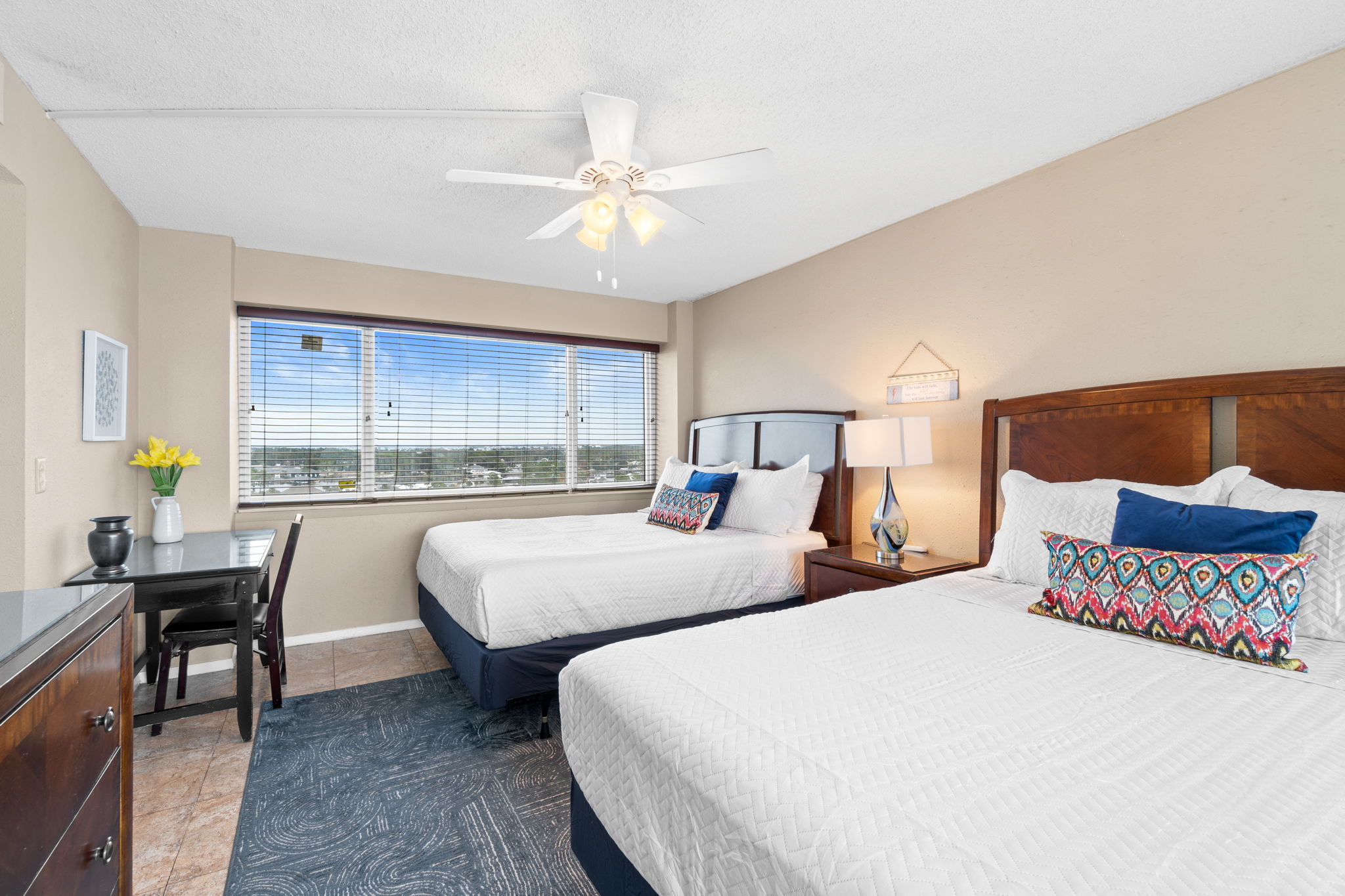 Bedroom 3 with 2 Queen Beds