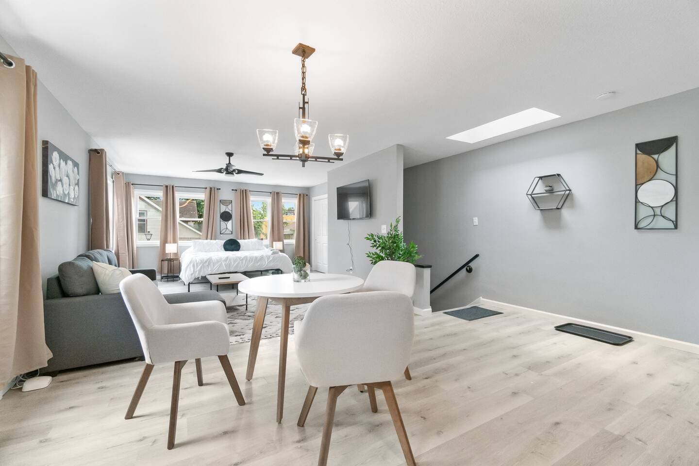 Dining Area for 3.