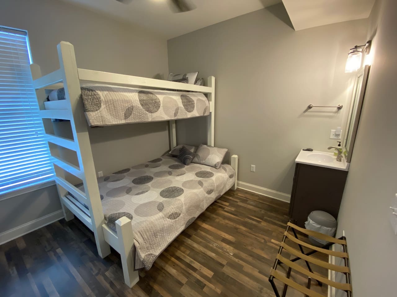 Bedroom off of kid room with full/queen bottom and twin top.