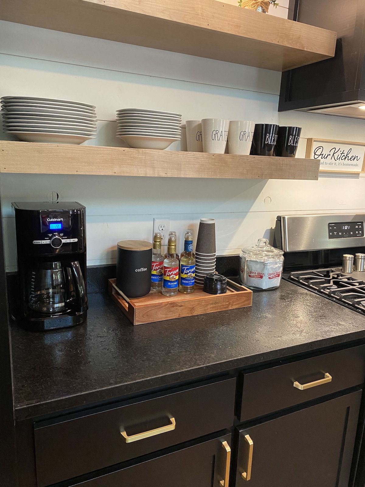Coffee bar! Complimentary to-go coffee cups for your departure.