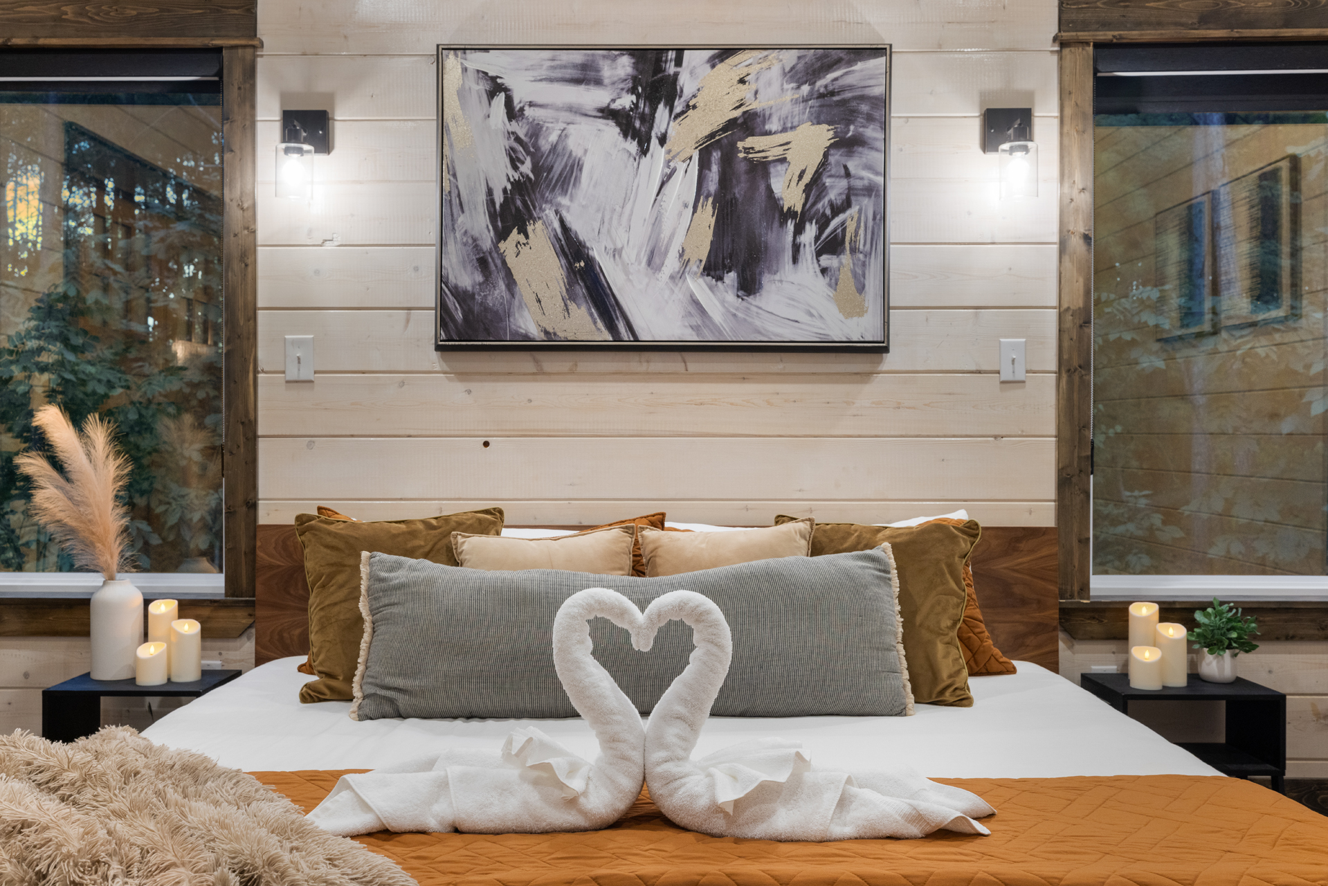 A little romance is built right in. With the hot tub just outside the double doors, you can soak under the pines, slip into the king bed, and let the rest of the world feel very far away.
