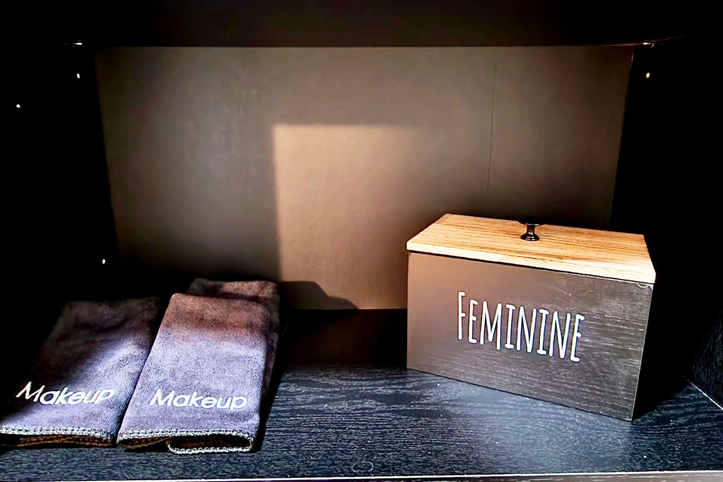 Surprise visits? We’ve got you. Complimentary feminine products and makeup towels are thoughtfully provided for your comfort and convenience.








