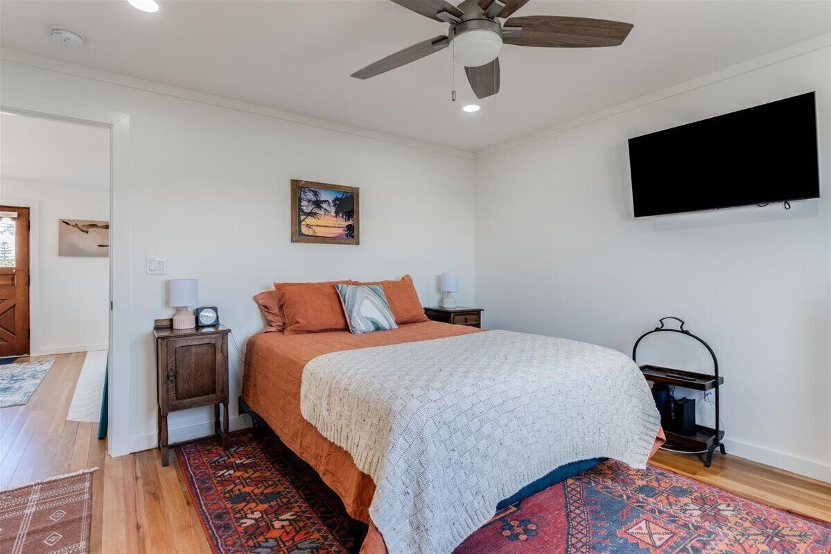 Guest bedroom