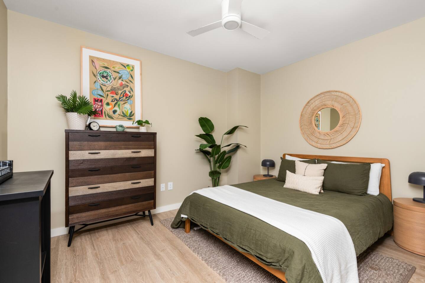 635_7th_Ave_S_306_reshoot_14