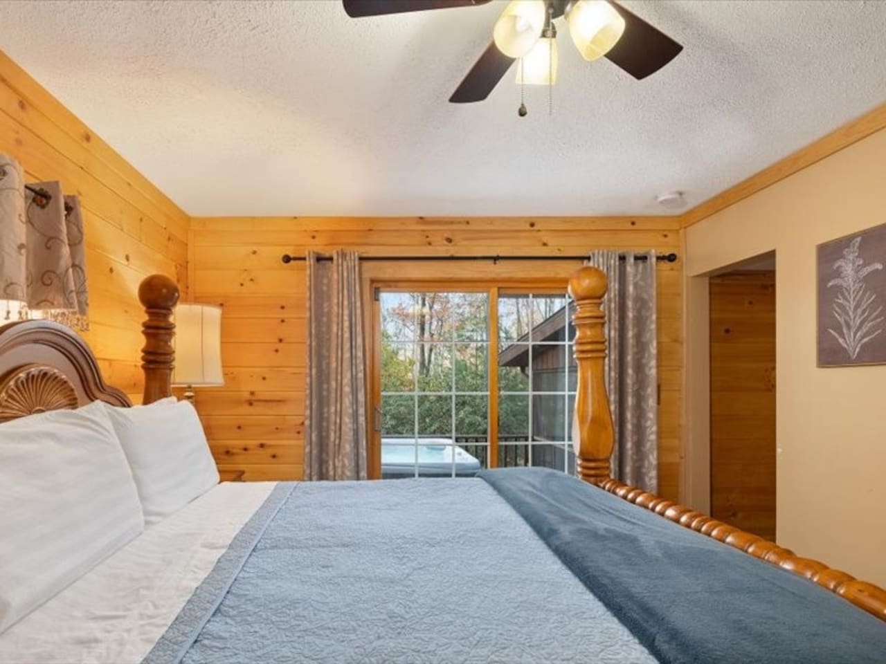 Master Suite (King Bed)