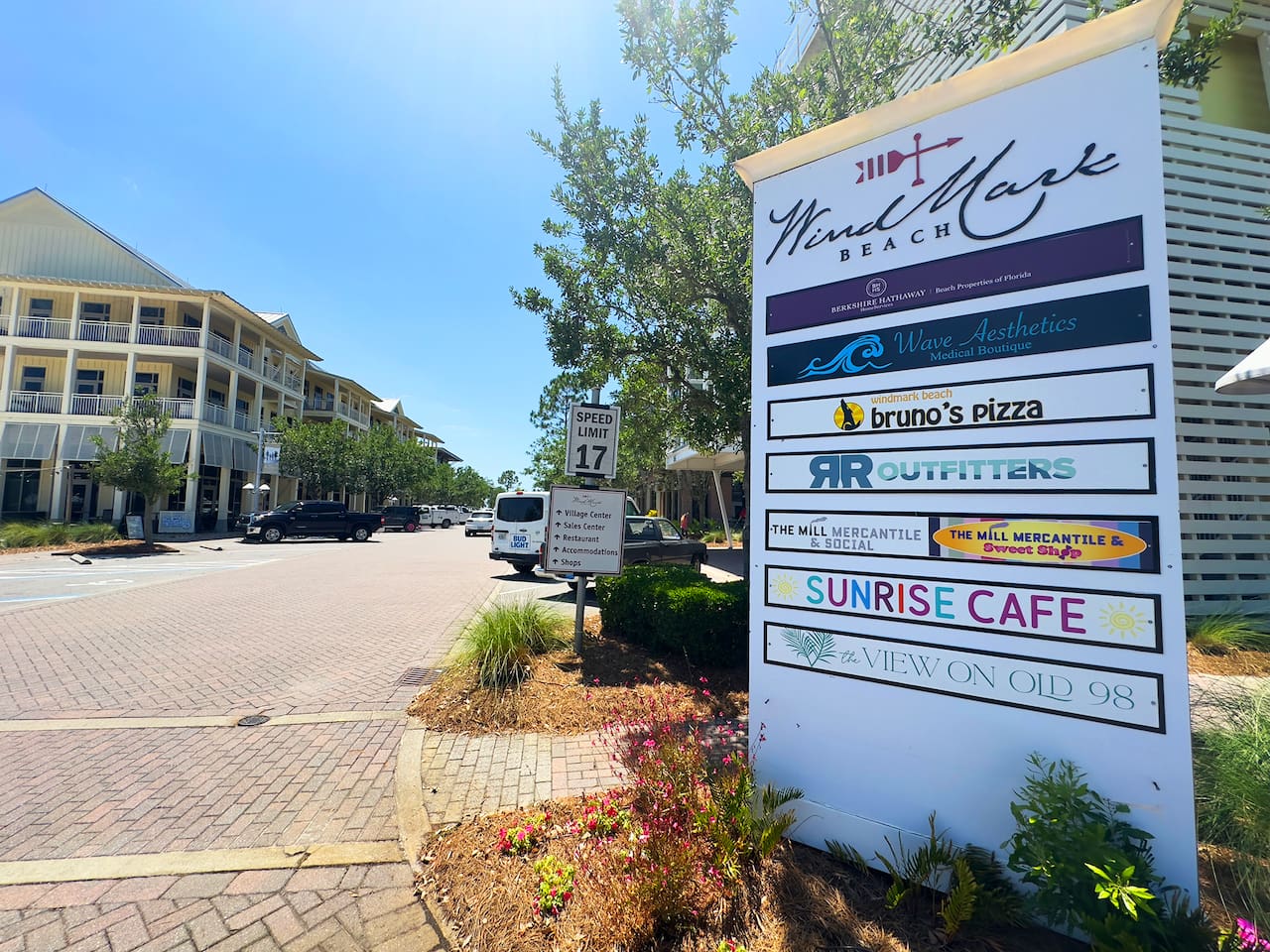 Everything within easy reach. Explore nearby shops, restaurants, cafés, and local favorites just minutes from the home