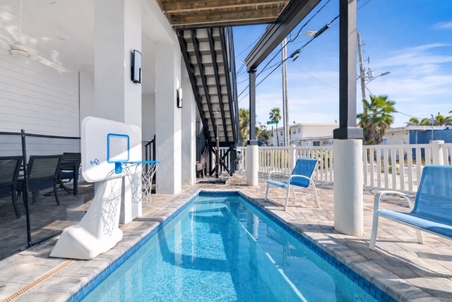 Cocktail Pool/Hot Tub - Heats up to 103