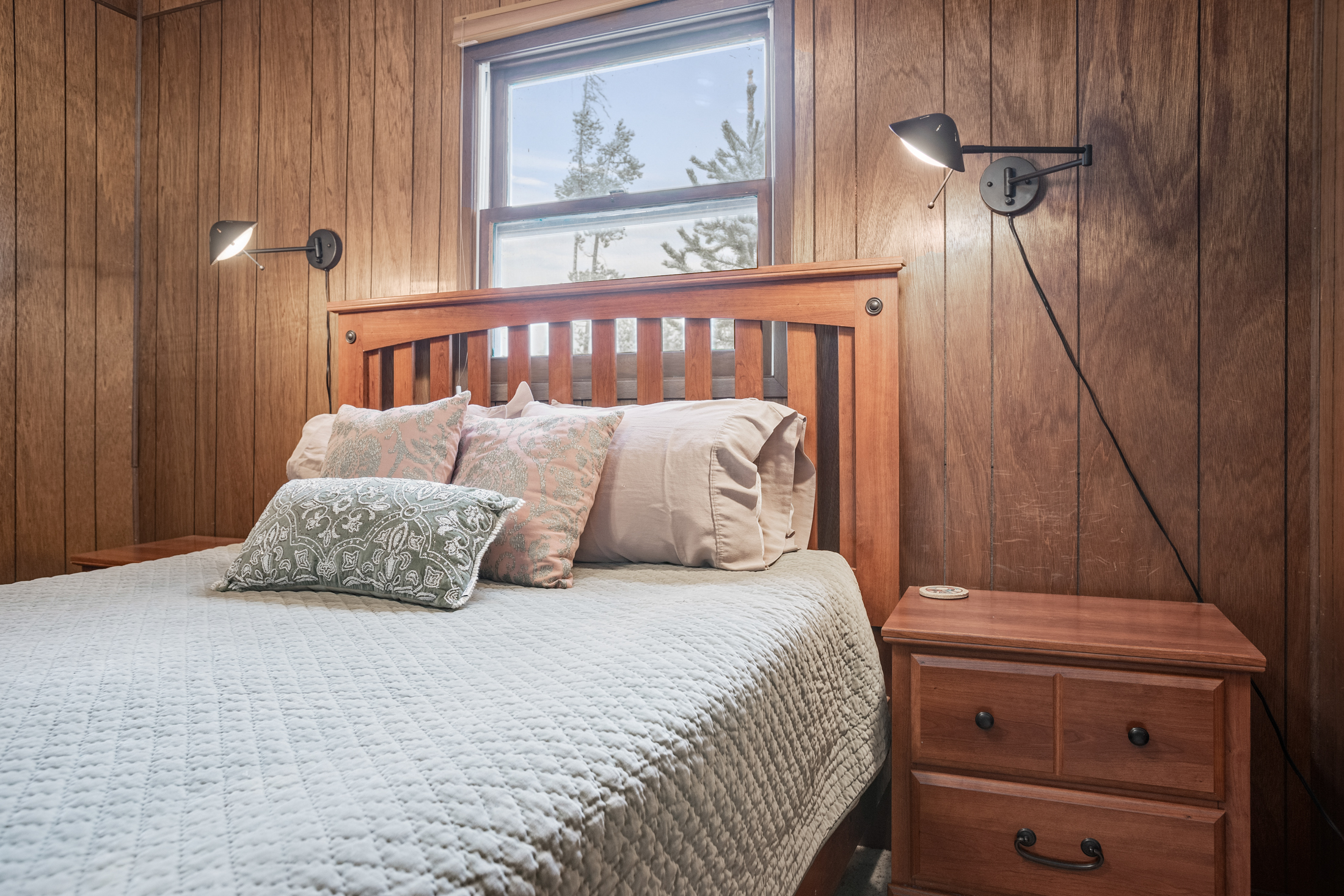 Bedroom 3 - Reading Lights