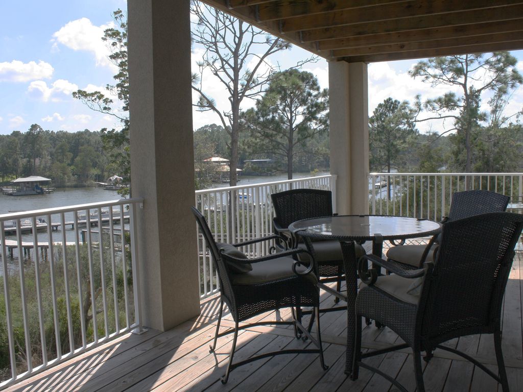 Balcony
Typical 3 BR unit