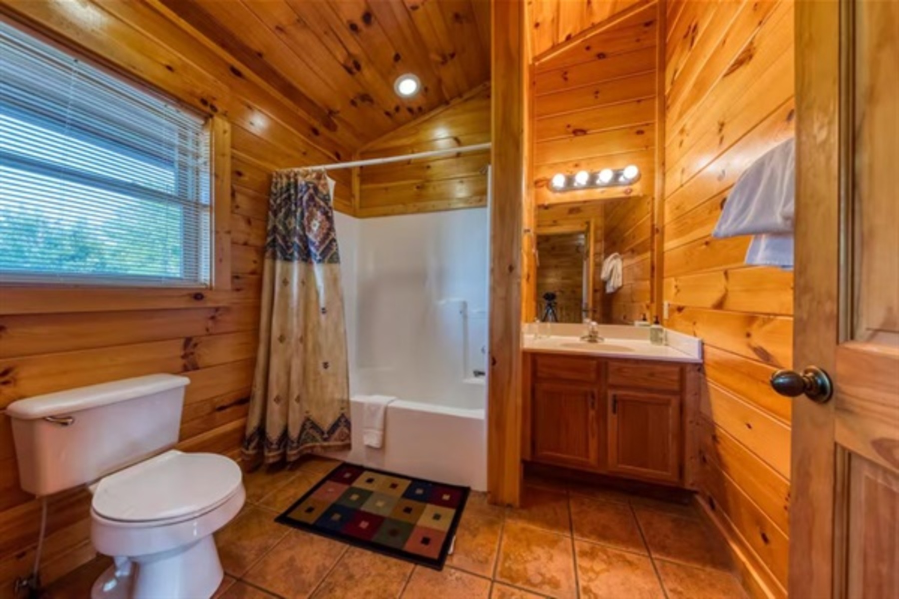 Let everyone move at their own pace with a full ensuite bath featuring both a jacuzzi tub and standing shower.