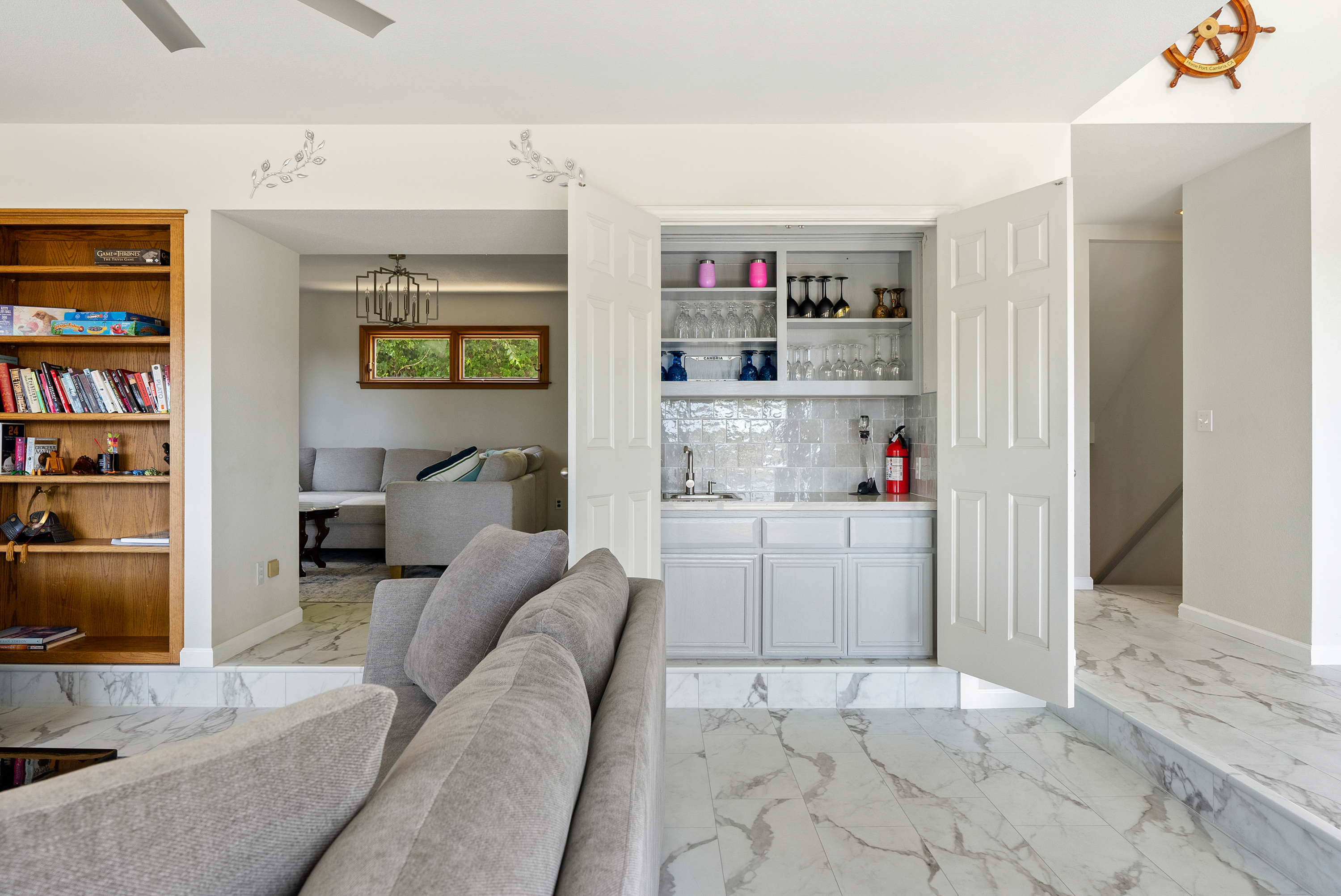 The wet bar for entertaining in the main living room