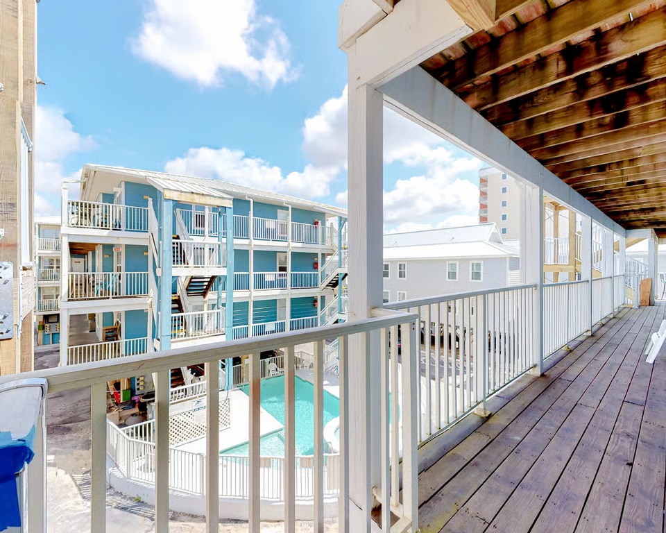 Deck/Walkway Pool View
