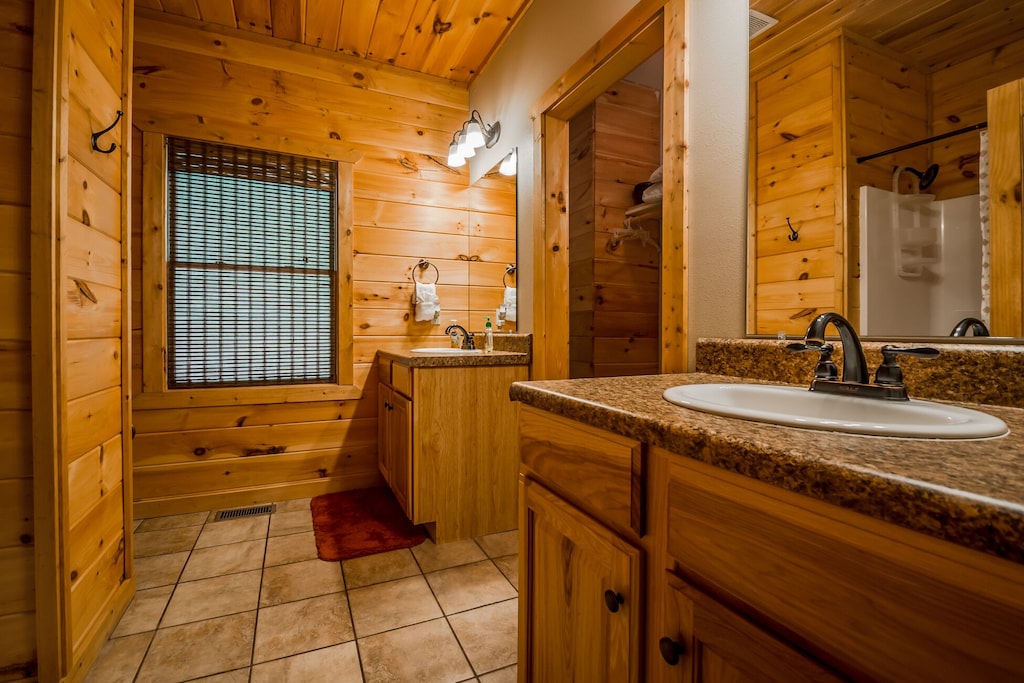 Main Floor Master Bath