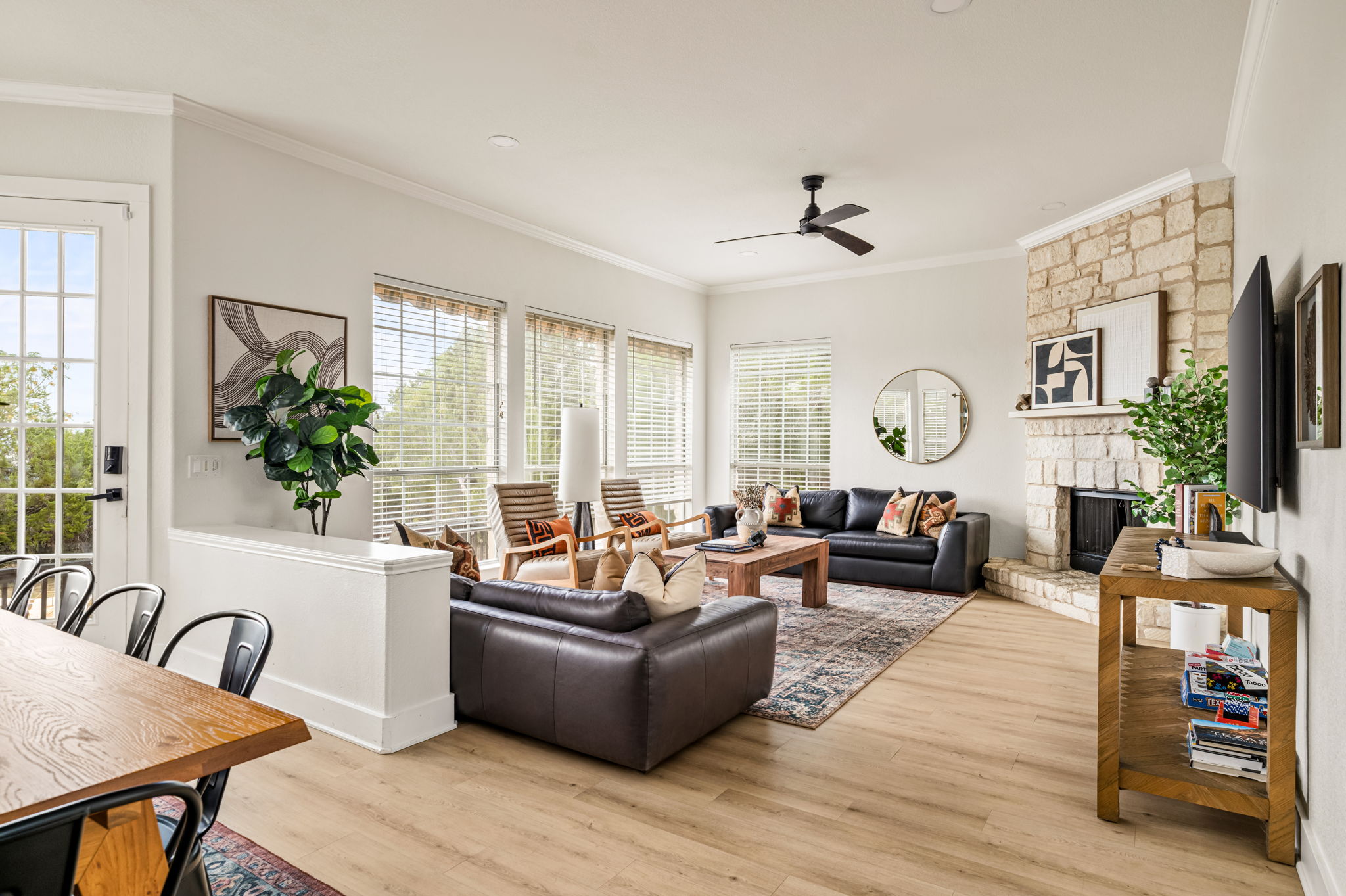 Enjoy seamless space for lounging, dining, and spending time together.