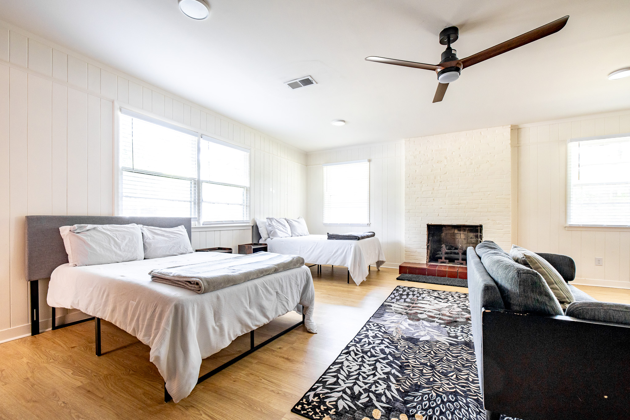Bedroom #4: 2 Double beds w/TV