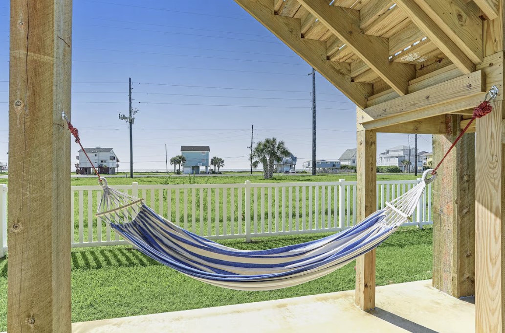 cff3e6347498419f8a3bf19c989857e8 | Beachhouse | Texas | TX | Vacation Homes | Galveston | Crystal Beach | Kokomo | Breezy Days | Beachfront Elegance | Sunrise Serenity | Southern Sands Property Management, LLC