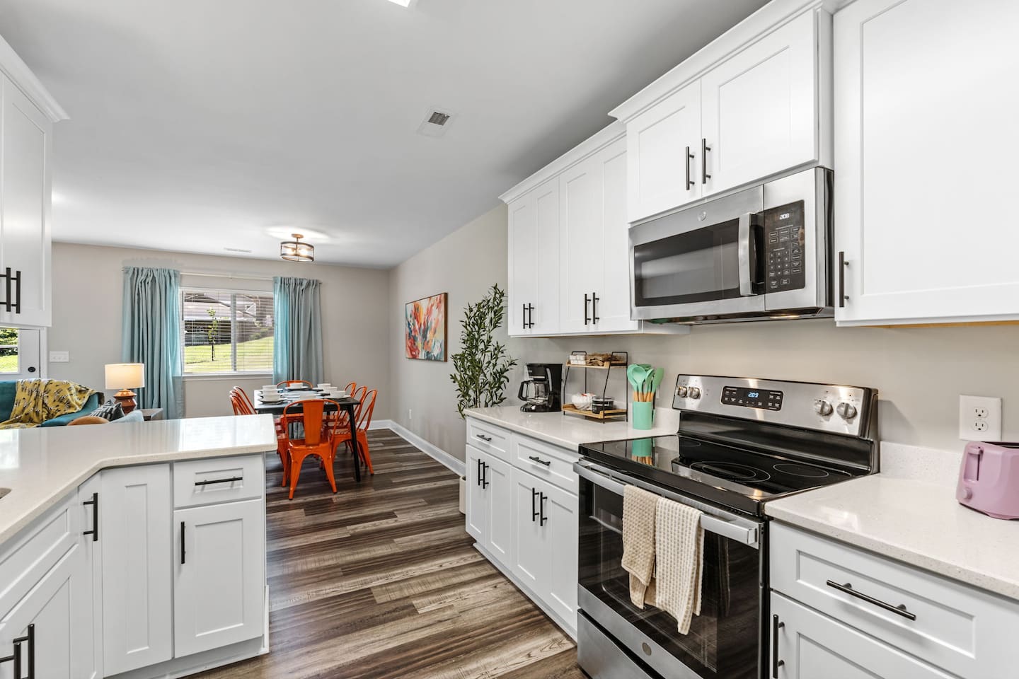 Left unit - Kitchen