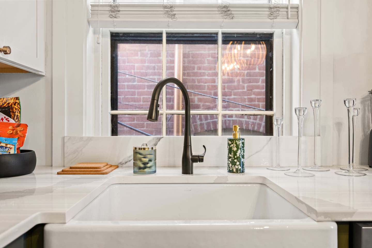 Farmhouse sink