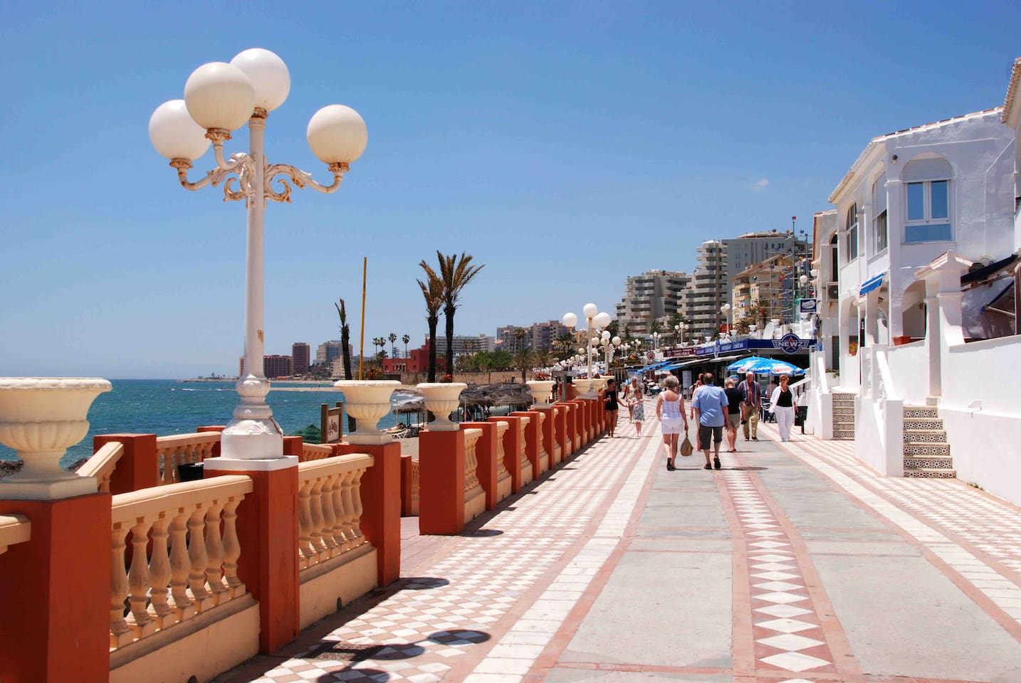 Sea promenade. 