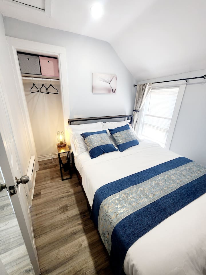 2nd bedroom - headboard power and USB connections 