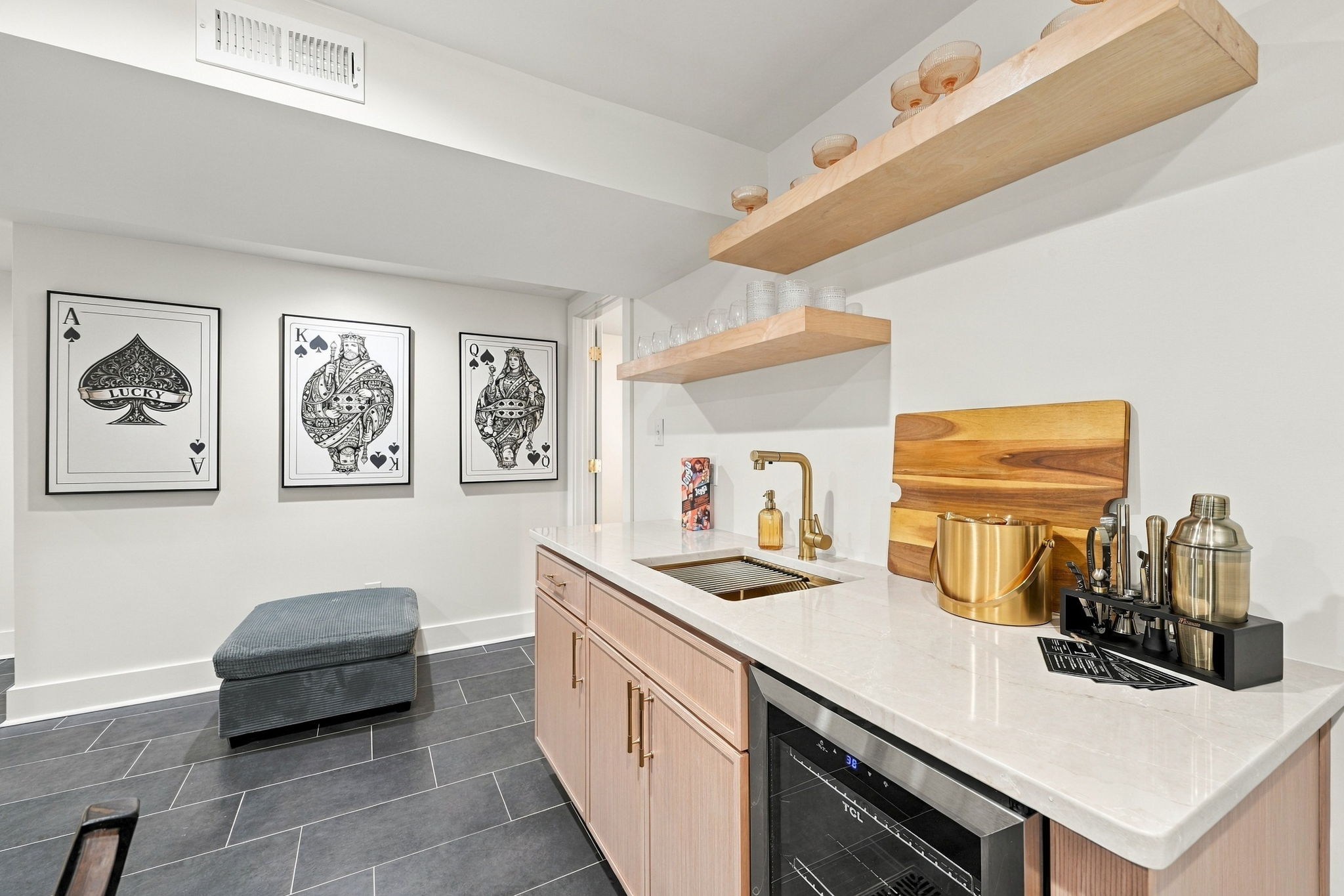 Wet Bar: Unwind in style at this chic bar, perfect for mixing drinks and entertaining friends!