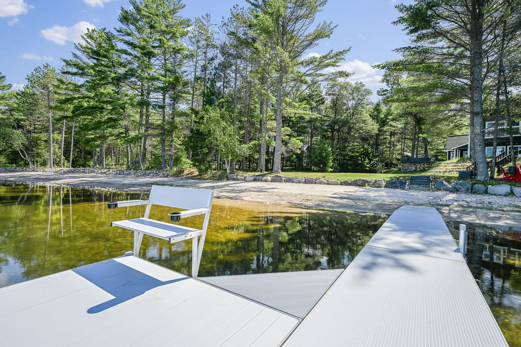 Relax on the dock or tie up your boat