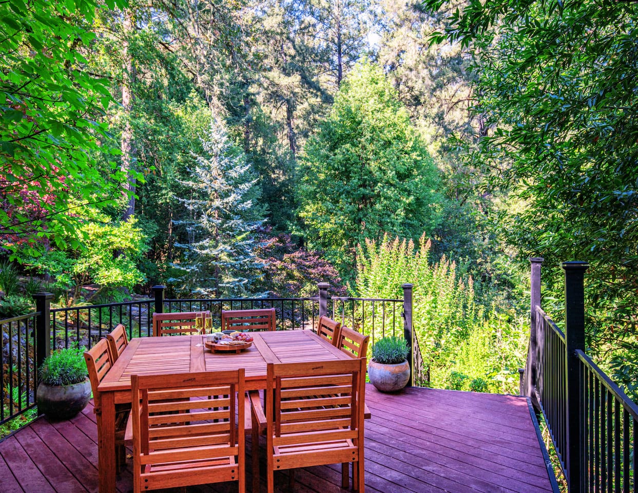 Immerse yourself in the beauty of nature - this moment is Instagram-worthy!