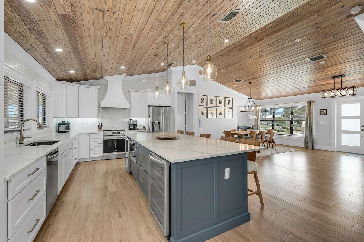 Kitchen & dining room