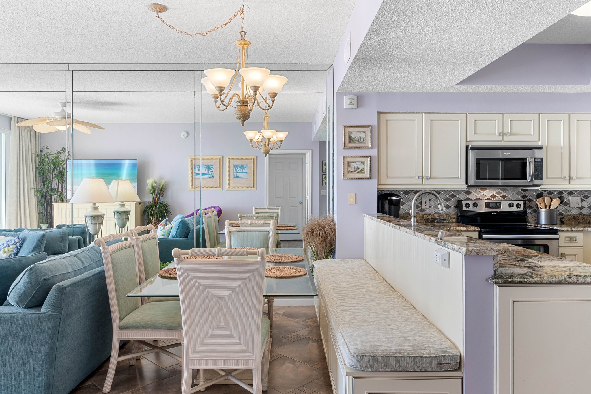 Open living & kitchen space designed for relaxing, dining & spending time together.